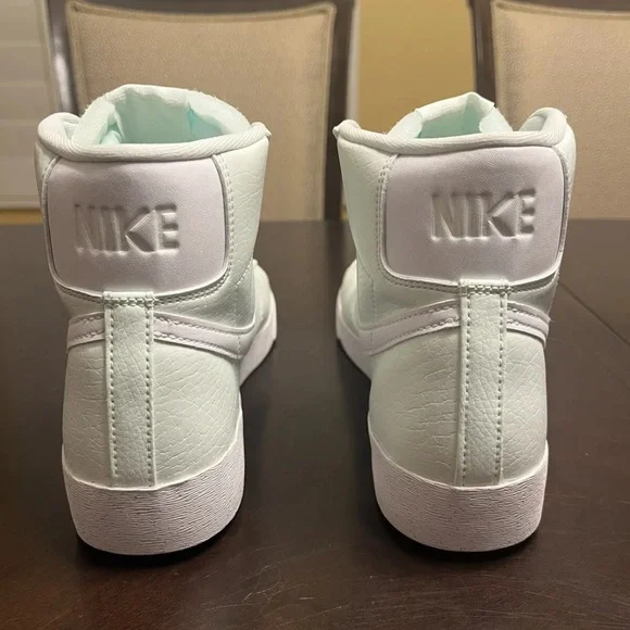New Nike Blazer Mid 77 Barely Green Sneaker Shoes Size 10.5 - Picture 8 of 12